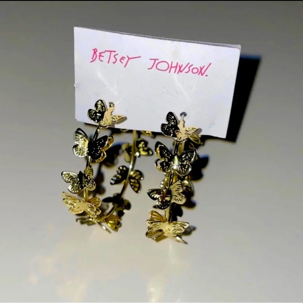 Golden Butterfly Hoop Earrings Betsey Johnson 🛒 - Picture 1 of 4